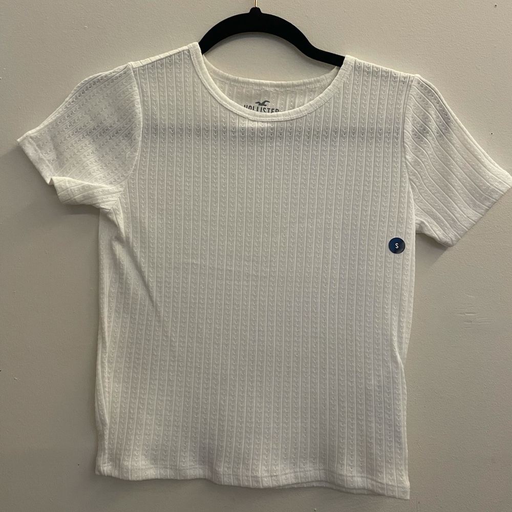 Hollister Baby Tee white tee shirt.